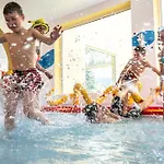מלון Familotel Mein Krug 3*