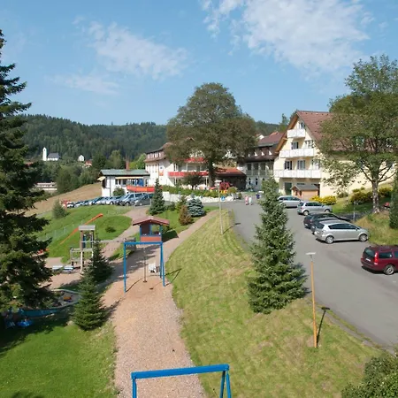 Familotel Mein Krug Отель Варменштайнах