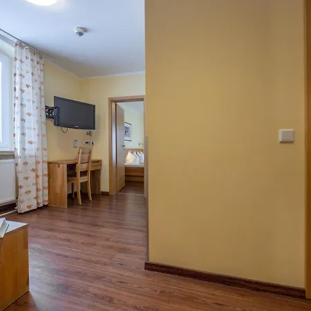 Отель Familotel Mein Krug Варменштайнах